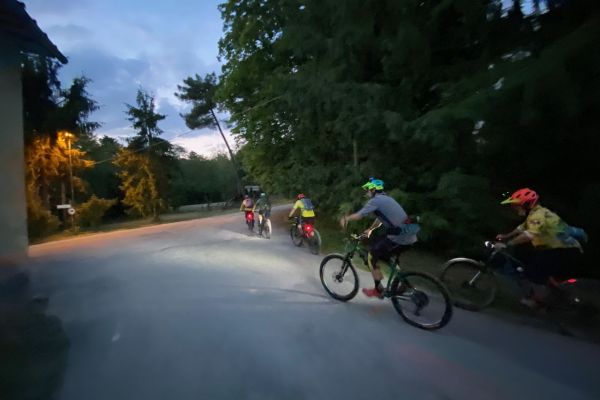 MTB Nacht auf Hügeln